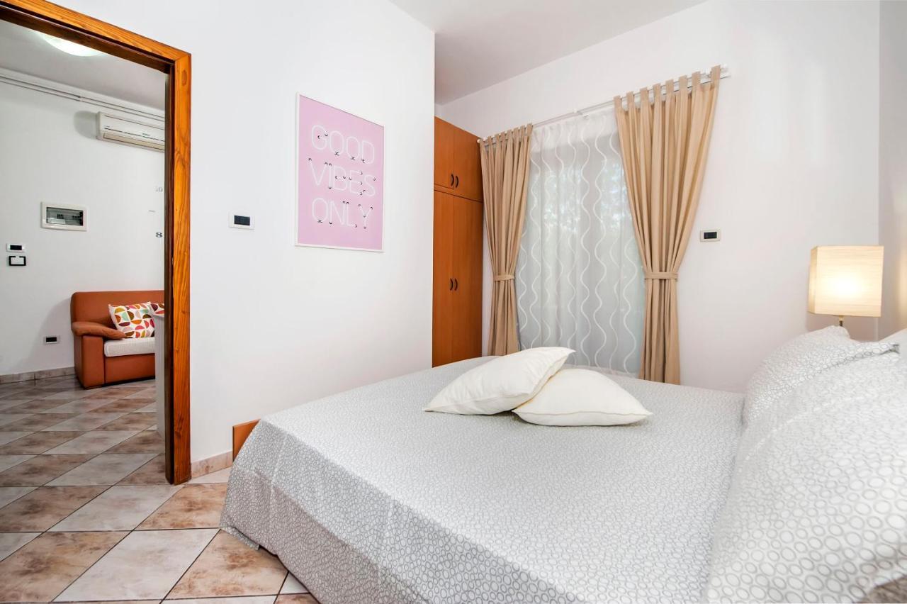 Apartments Milan Rovinj Exterior photo