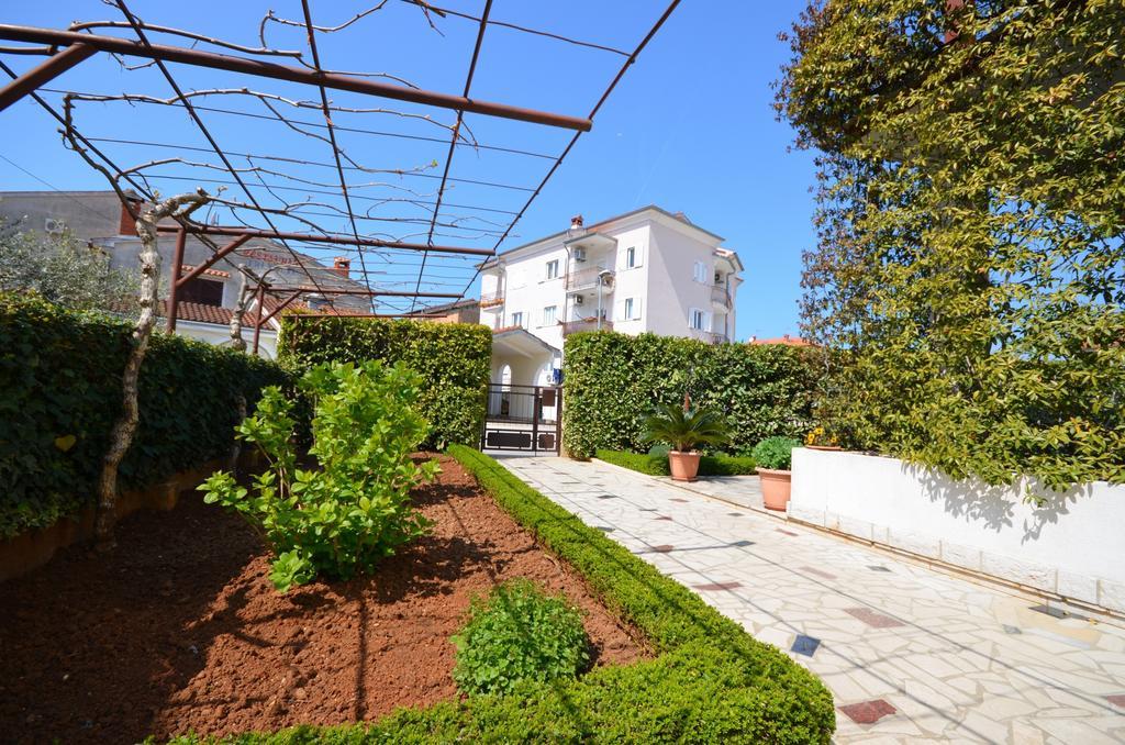 Apartments Milan Rovinj Exterior photo